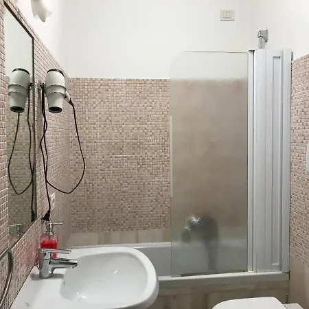 & Lungadige Guest house